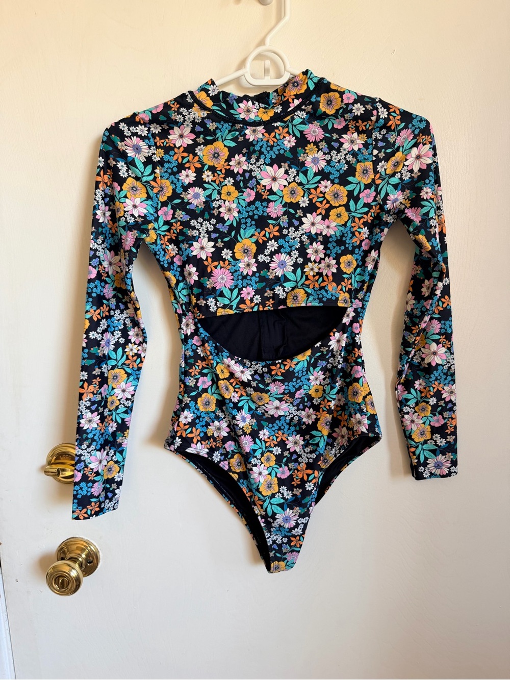 O’Neil Long Sleeve Floral Swimsuit with Cutout and Zipper Back Size Small